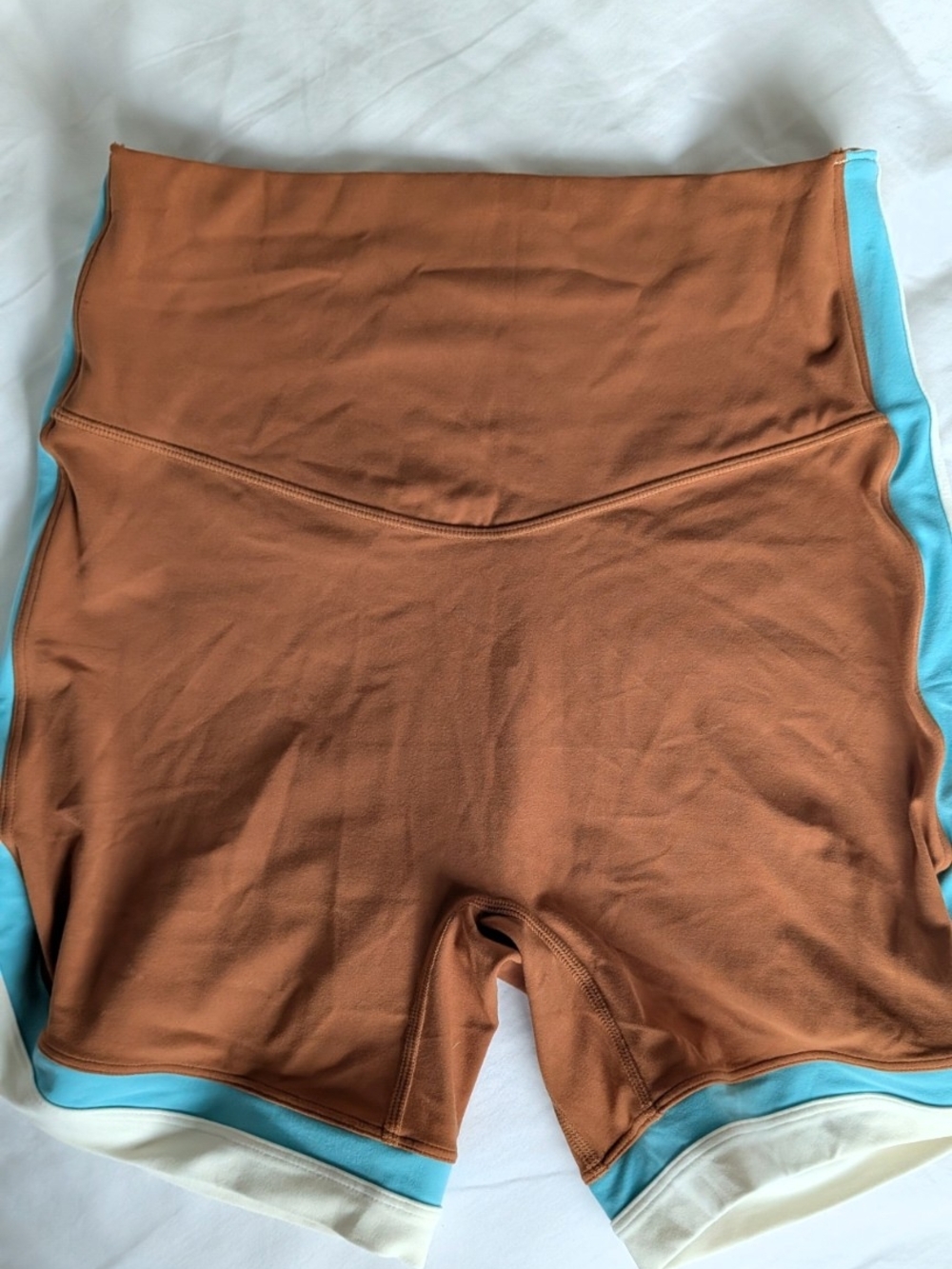 Vitality Cloud II Toffee Contrast Set: Tank, Sports Bra, Leggings + Shorts - Picture 11 of 14